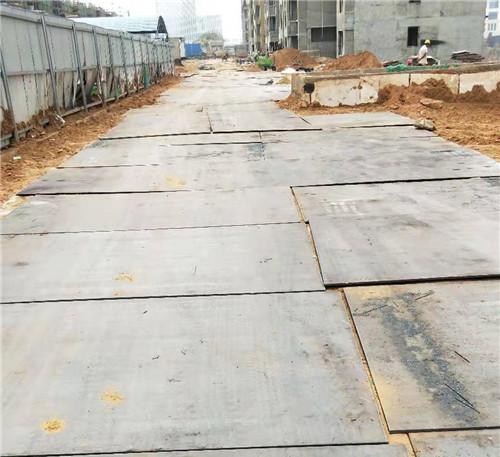 铺路钢板租赁在雨季施工须注意什么